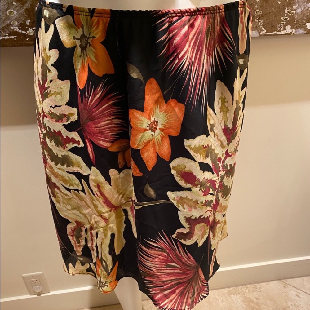Trendy vintage midi skirt